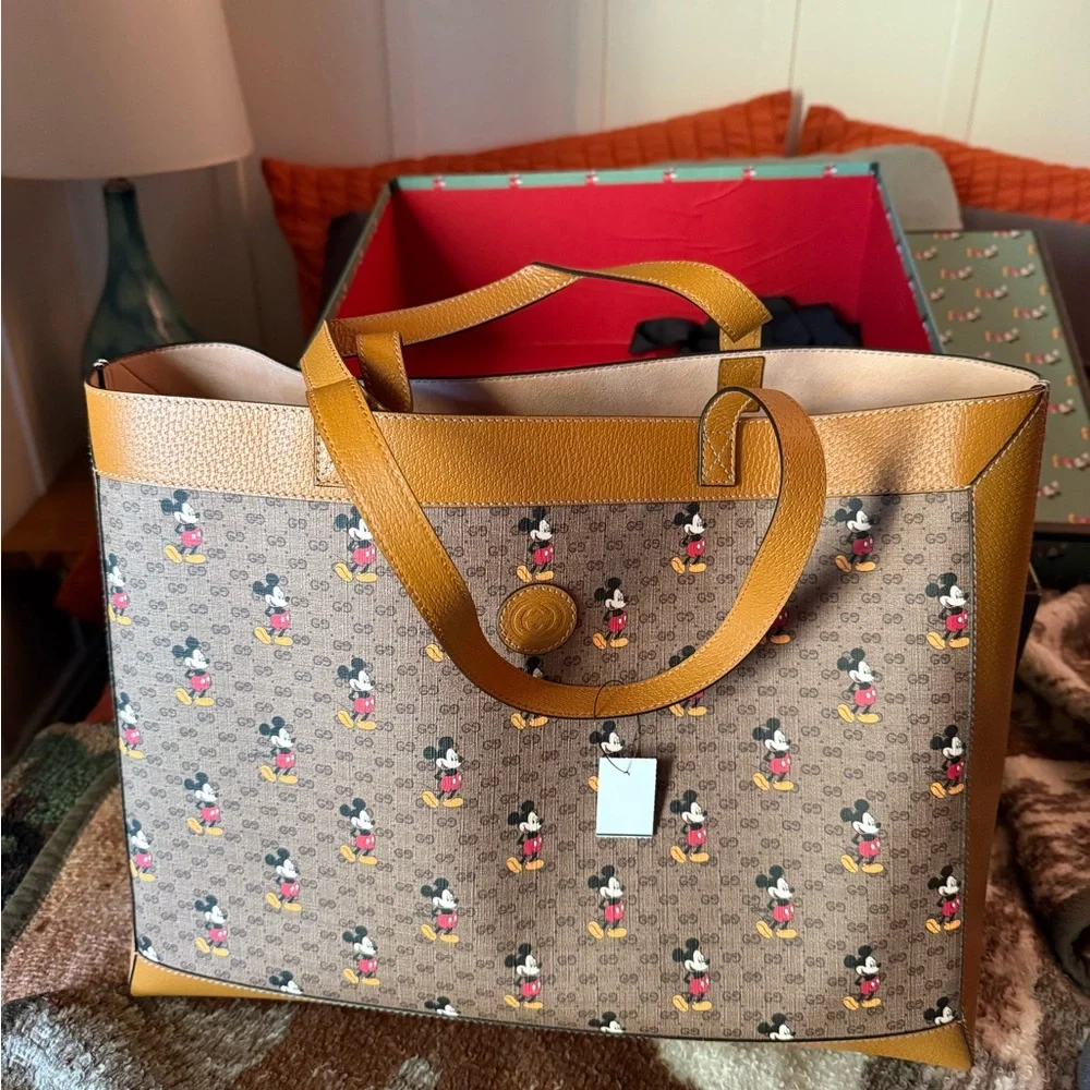 Gucci x Disney Mickey Mouse Tote and Sneakers Set shoes size us8 - Picture 4 of 7